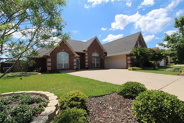 1st image of 3217 White Oaks Dr