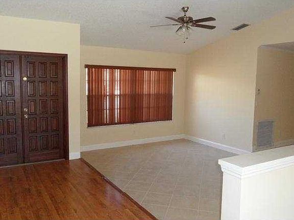 4th image of 10408 NW 7th Ct