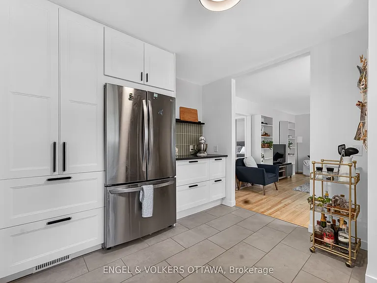 2548 Hanlon Ave — Photo 7