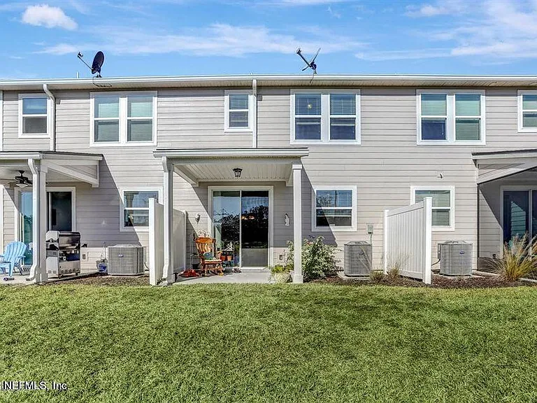 511 Richmond Dr — Photo 14