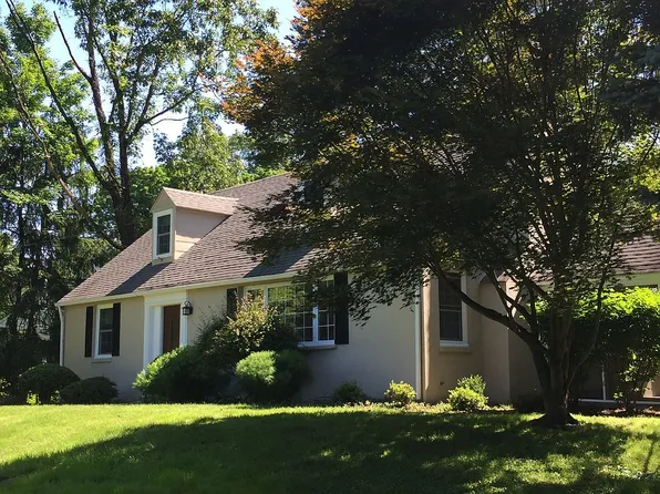 3312 Saint Davids Rd, Newtown Square, PA 19073