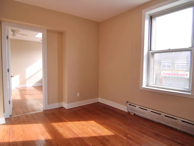 4403 31st Ave #2R — Photo 8