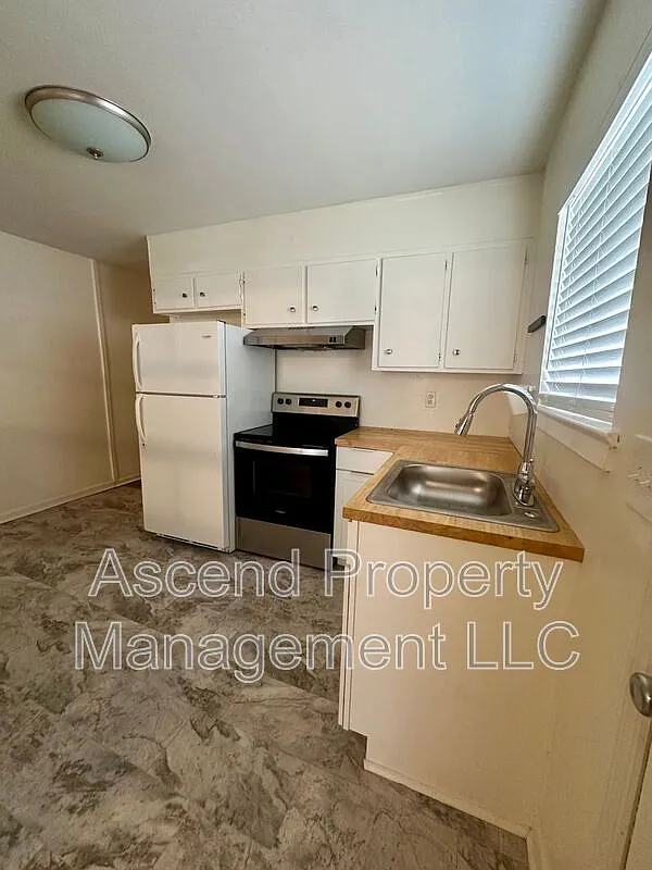 2 bed, 1.0 bath, 806 sqft, $1,000 — Photo 3