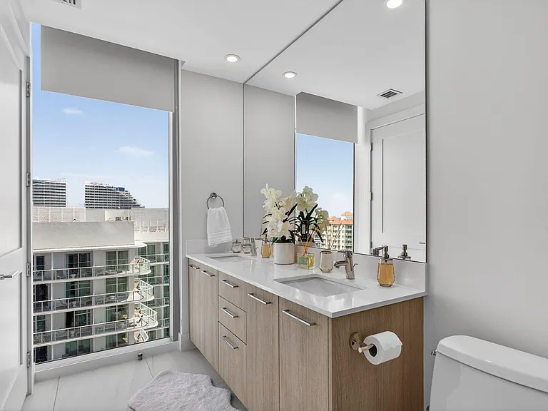 151 N Seabreeze Blvd #1004 — Photo 39