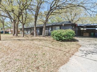 3202 S Lipsey St, Decatur, TX 76234
