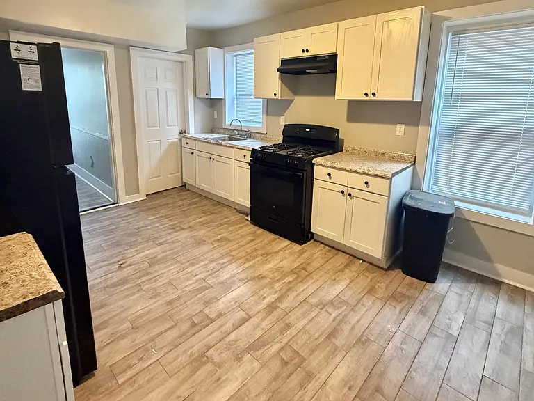 141 Plymouth St #2 — Photo 1