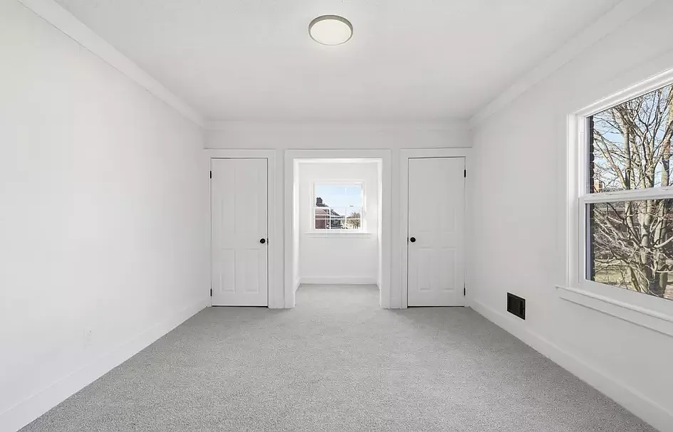 4 bed, 2.5 bath, 2440 sqft, $2,200 — Photo 3