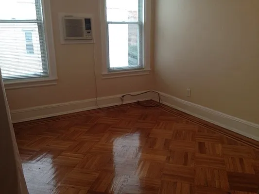 Rented by Alexiou Realty | media 4