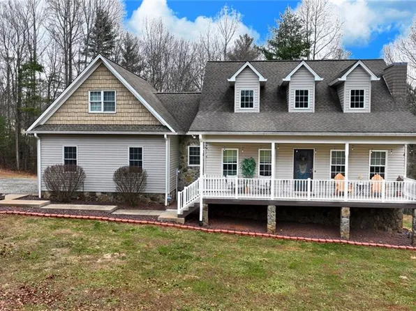 129 Holly Acres Dr, Millers Creek, NC 28651