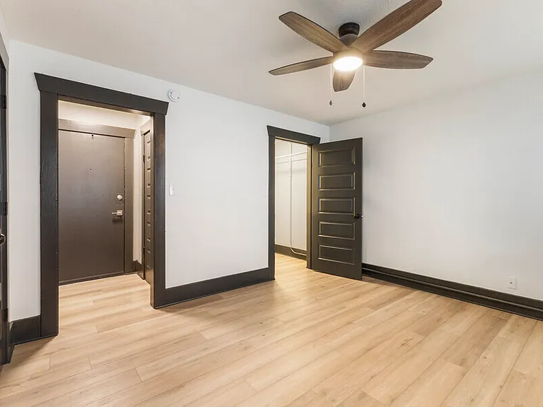 Lauriston Apartments — Photo 4