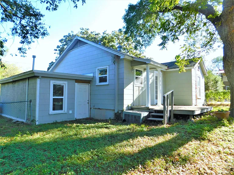 901 Gregg St — Photo 3