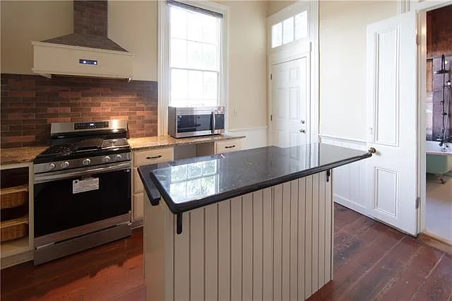 607 Elysian Fields Ave — Photo 8