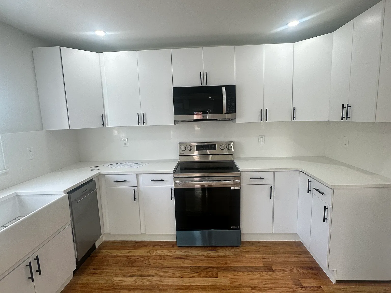 2 bed, 1600 sqft, $2,900 — Photo 2