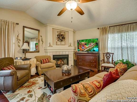 3rd image of 11038 Almond Park