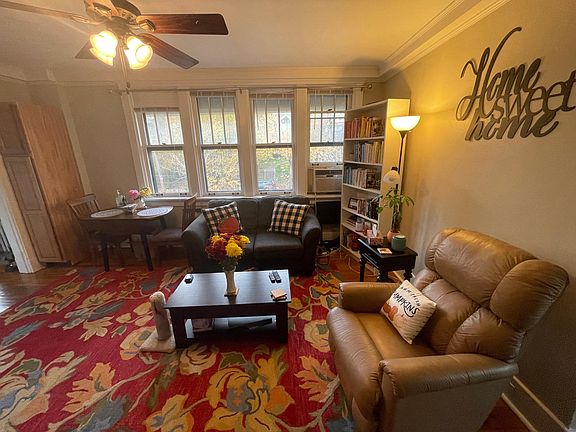 Spacious living room