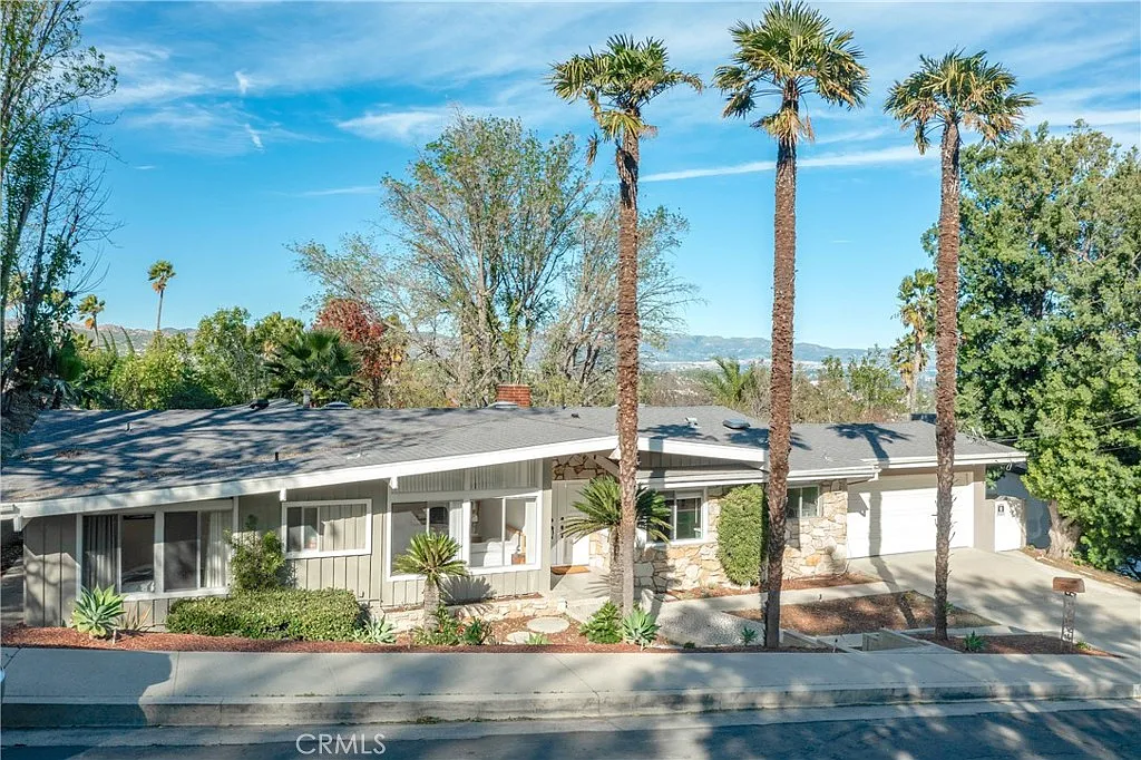 3 bed, 2.5 bath, 2251 sqft, $6,500 — Photo 1