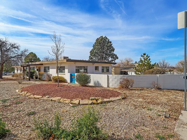 933 Avenida Estrellita NE, Albuquerque, NM 87110
