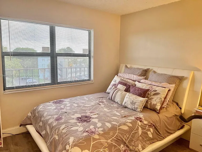 9235 SW 8th St #507 — Photo 10
