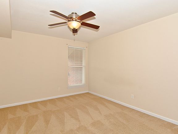 5th image of 1926 Greenpoint Dr APT 301