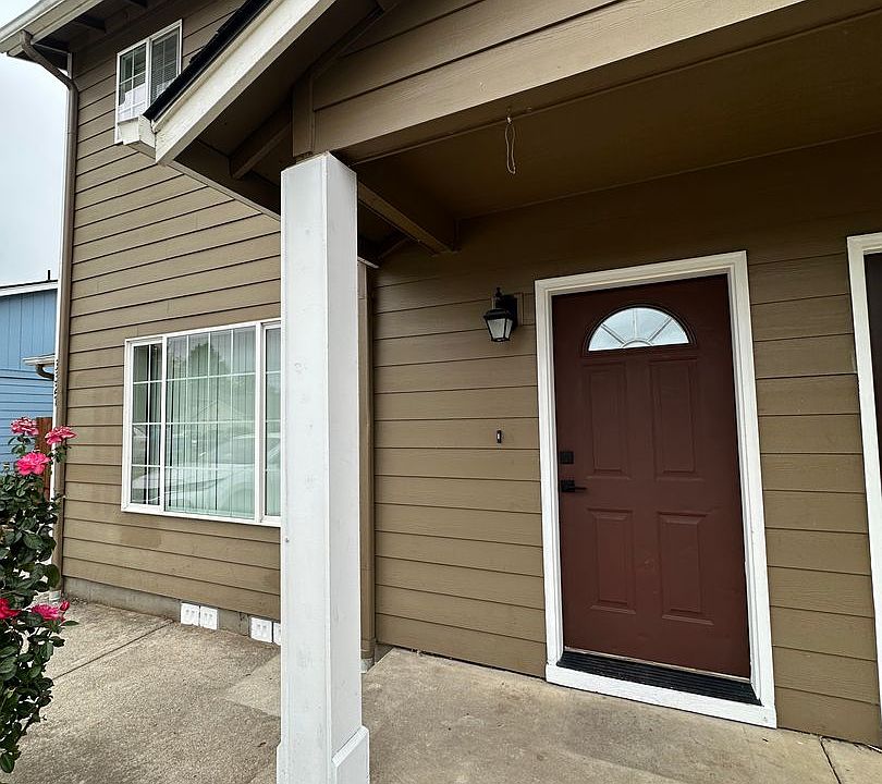 1st image of 3327 Rockingham Ct NE