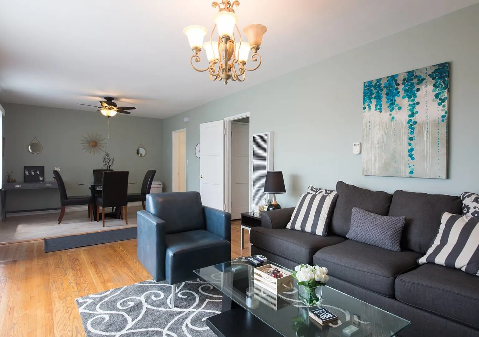 Beautiful 1 Bedroom IN WEHO — Photo 1