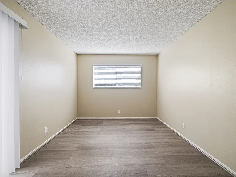 630 Mariposa — Photo 15