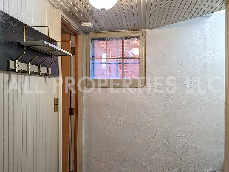 557 S Race St — Photo 27
