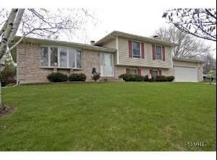 4805 Lake Dawnwood Dr, Johnsburg, IL 60051