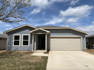 413 E Hull St, Denison, TX 75021