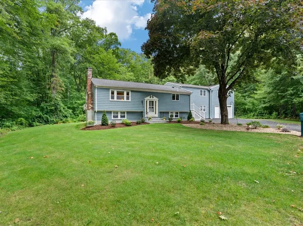 16 Park Ln, Norton, MA 02766