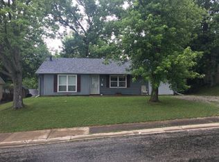 907 Sunset Rdg, Danville, IL 61832