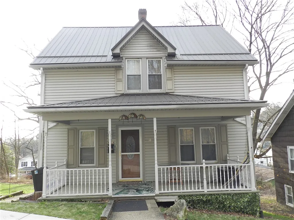 202 Summit St photo 1