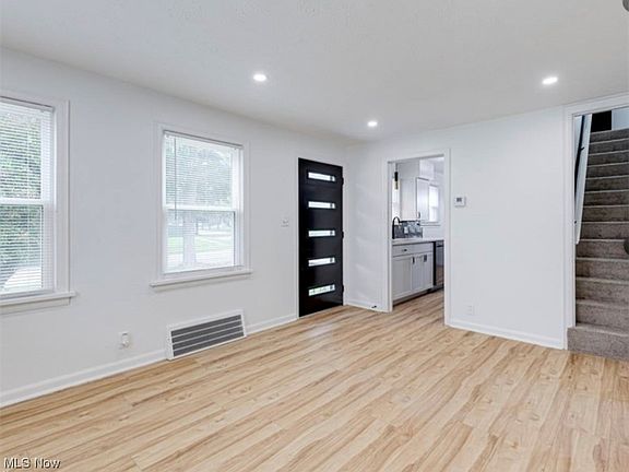 3rd image of 5459 South Blvd