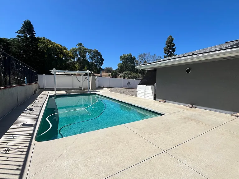 2085 Warmlands Ave — Photo 10