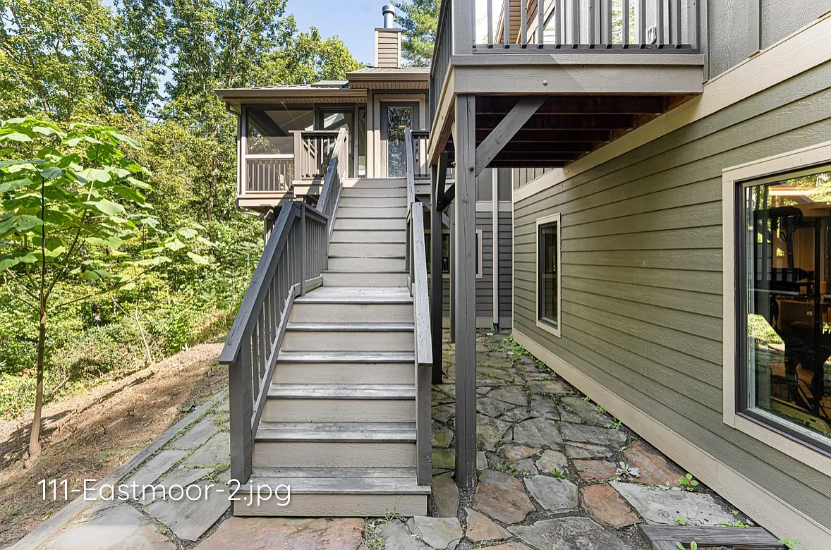 2 bed, 2.5 bath, 2200 sqft, $3,000 — Photo 2
