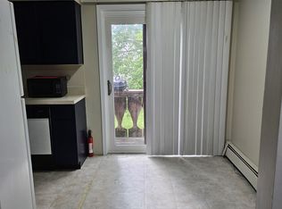 375 Echo Ln APT 4, Aurora, IL 60504