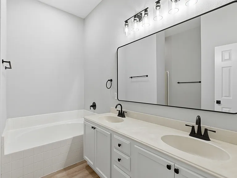2051 Sunny Side Dr — Photo 33