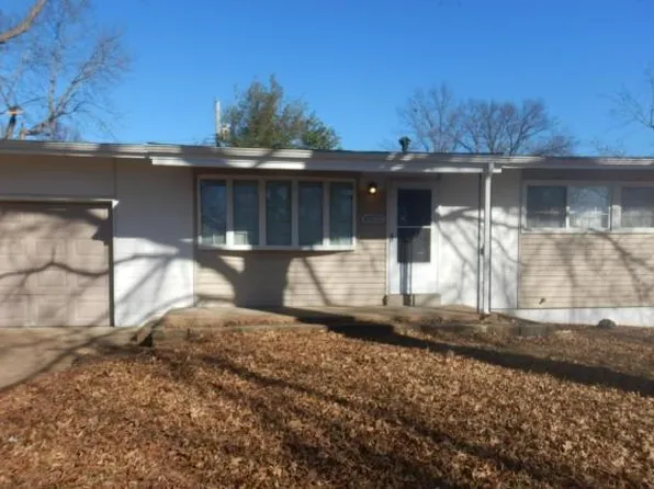 10222 Reba Dr, Saint Louis, MO 63136