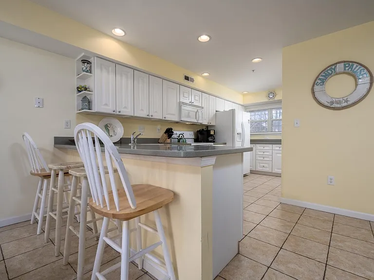 803 N Baltimore Ave #A — Photo 4