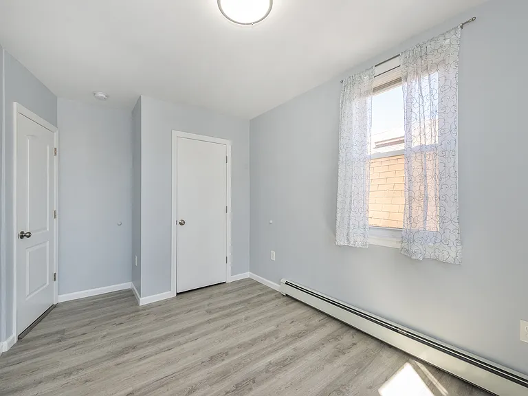373 N 10th St #2 — Photo 15