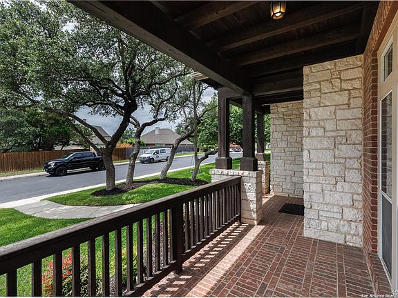 4th image of 21910 Barton Woods