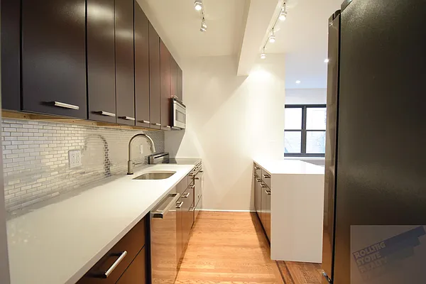 Sold by Rolling Stone Realty LLC | media 12