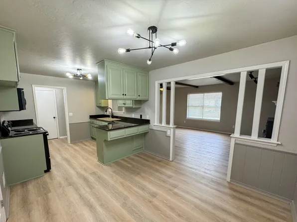7030 Elk Canyon Rd, Oklahoma City, OK 73162
