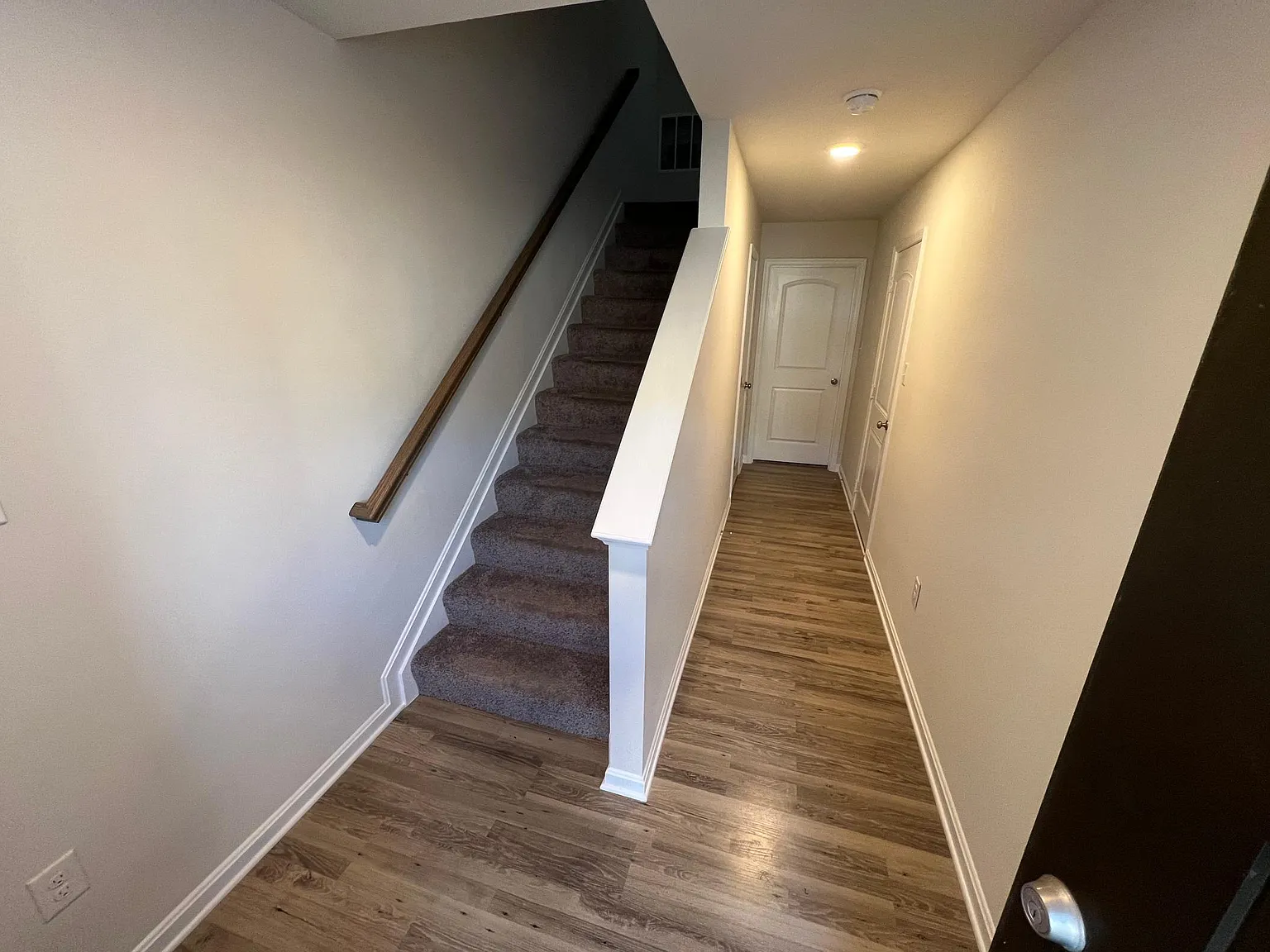3 bed, 2.5 bath, 1880 sqft, $1,950 — Photo 3