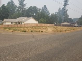 388 Wells Dr, Cave Junction, OR 97523