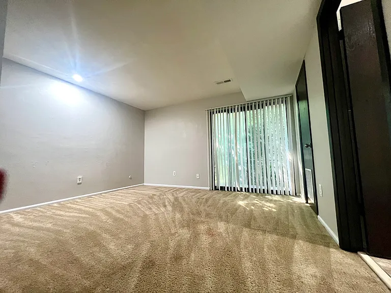 605 N Charles St #19 — Photo 6