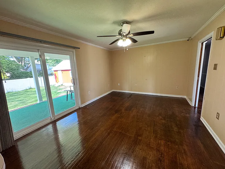 117 Southerland Dr — Photo 7
