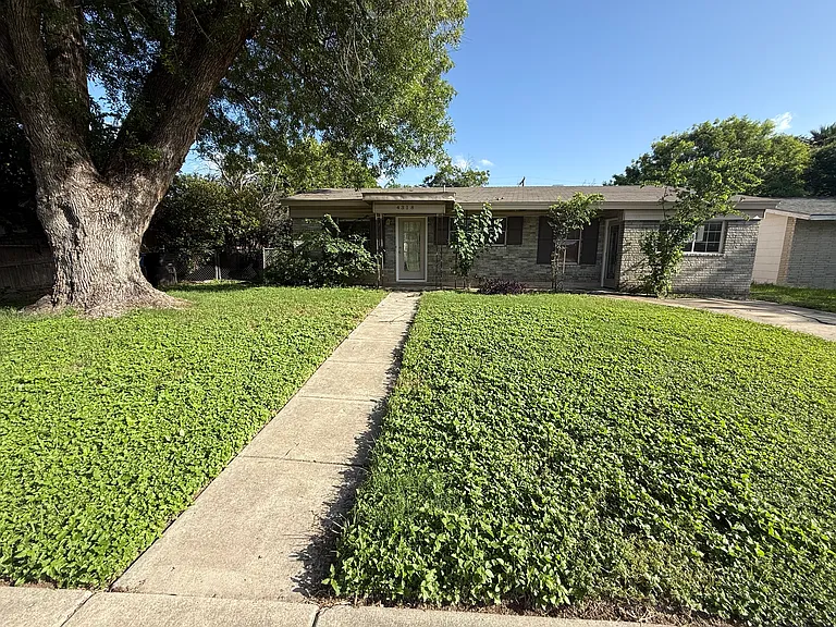 4318 Diamondhead Dr — Photo 3