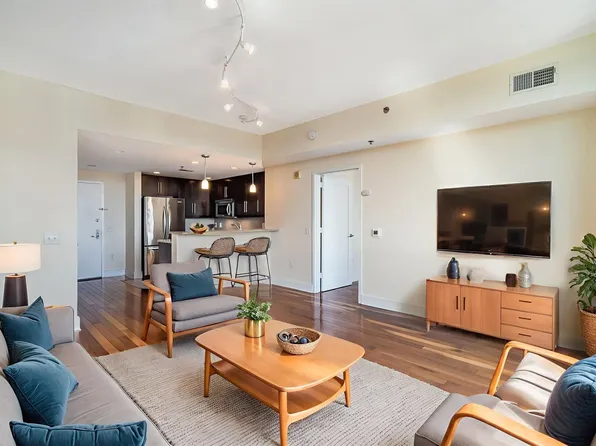 800 Jackson St APT 604, Hoboken, NJ 07030