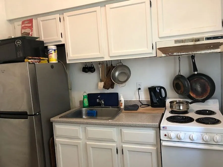 Studio, 400 sqft, $1,099 — Photo 4